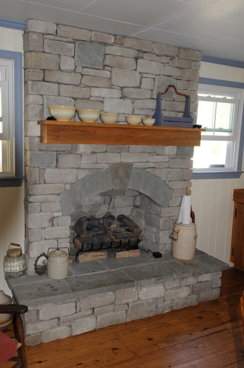 3309_Flagstone_Fireplace_Gray.jpg